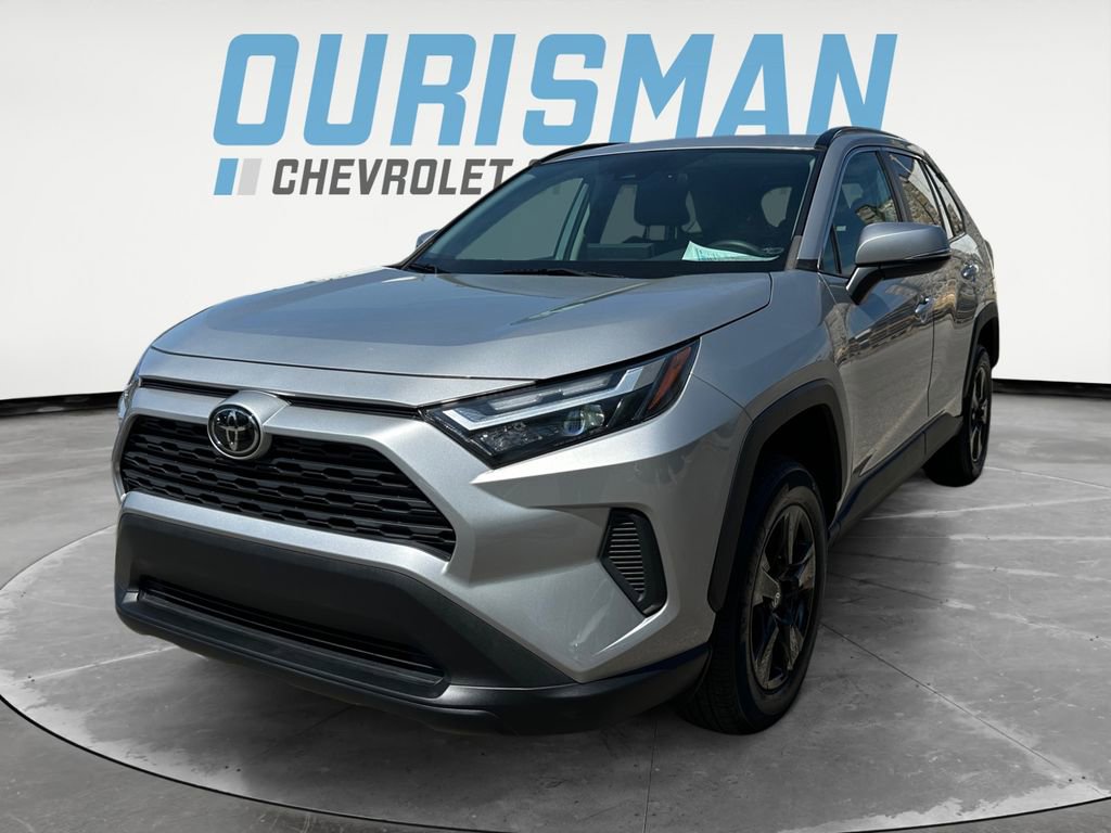 Used 2022 Toyota RAV4 XLE w/ Convenience Package AWD/4WD image 2