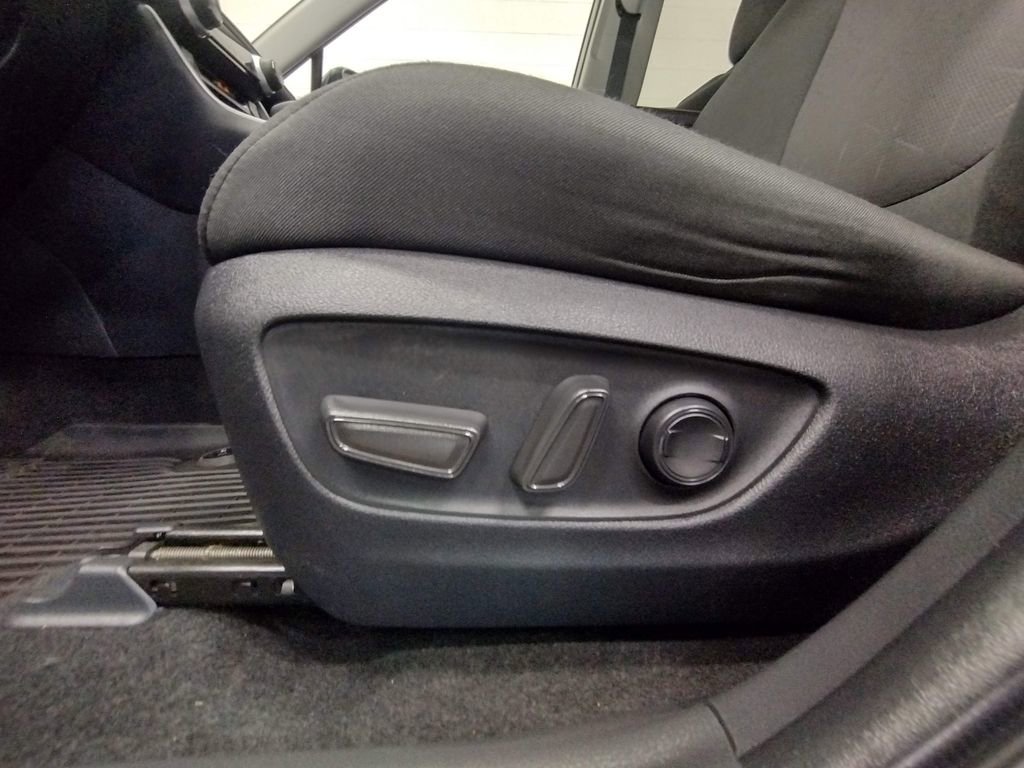 Used 2024 Toyota RAV4 XLE image 18