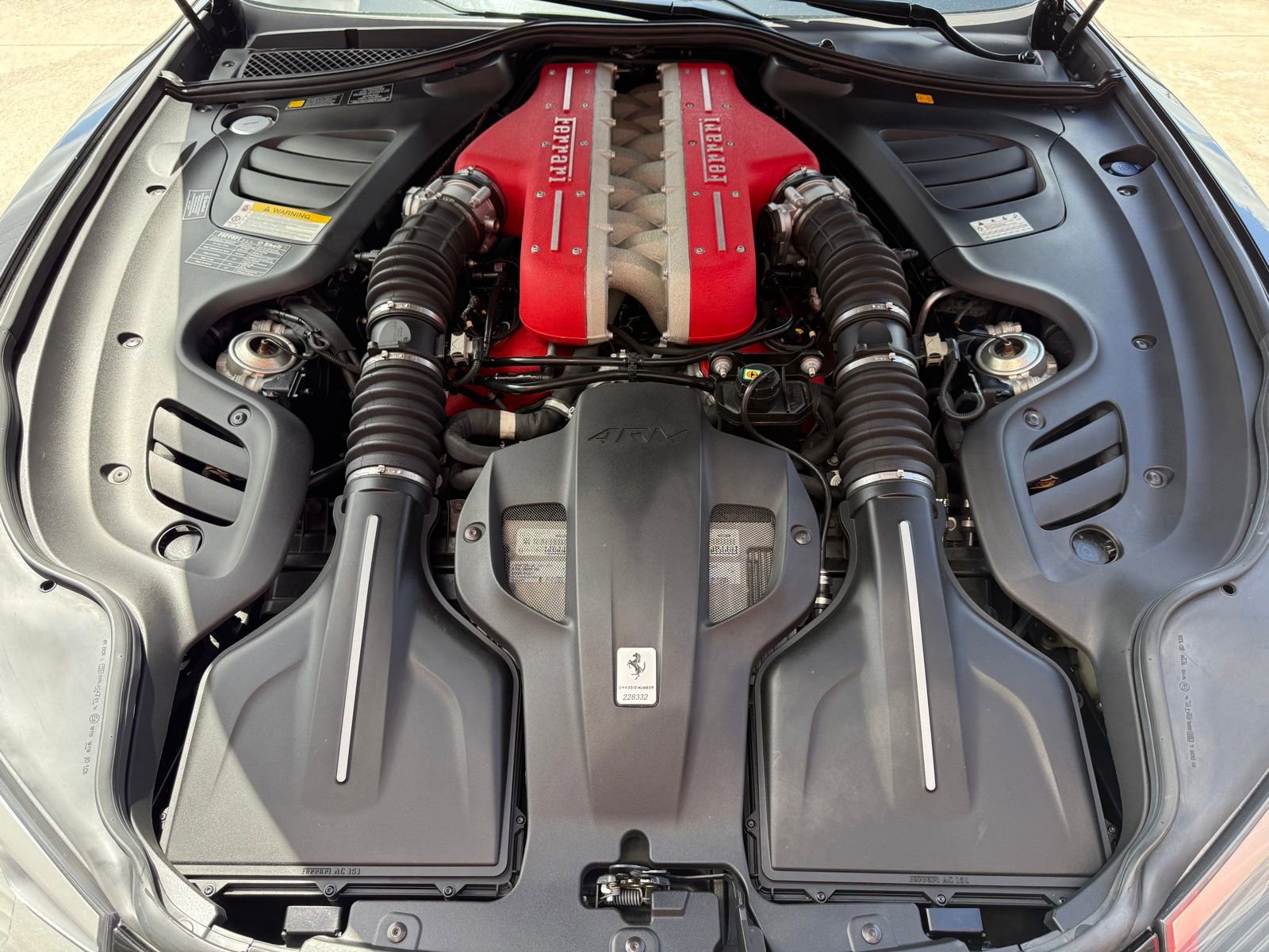 Used 2017 Ferrari GTC4Lusso image 32