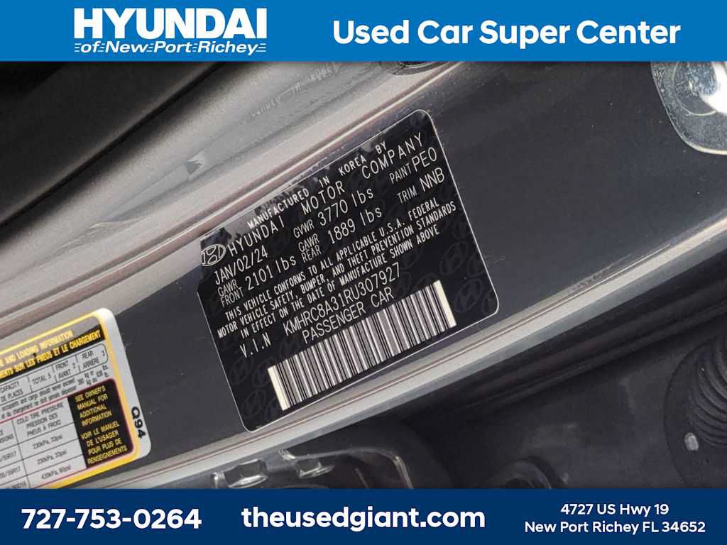 Used 2024 Hyundai Venue Limited FWD image 31