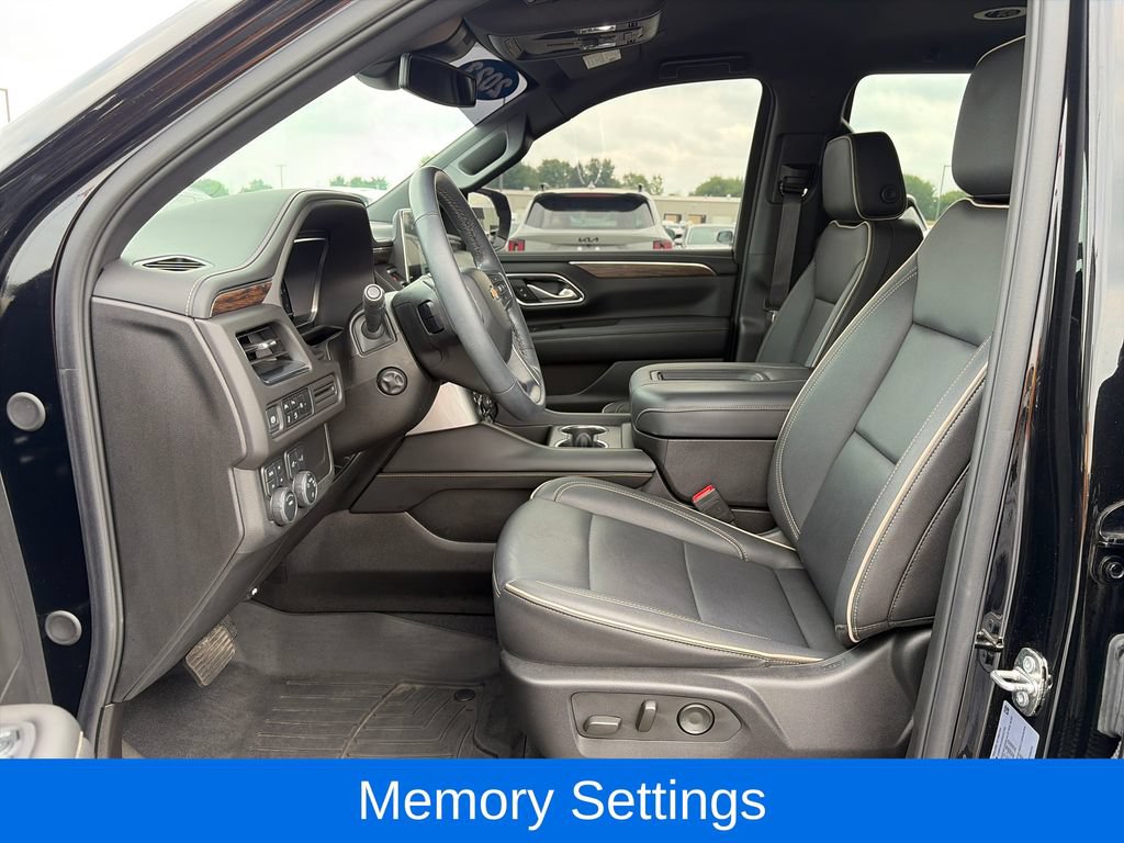Used 2024 Chevrolet Tahoe Premier AWD/4WD image 17