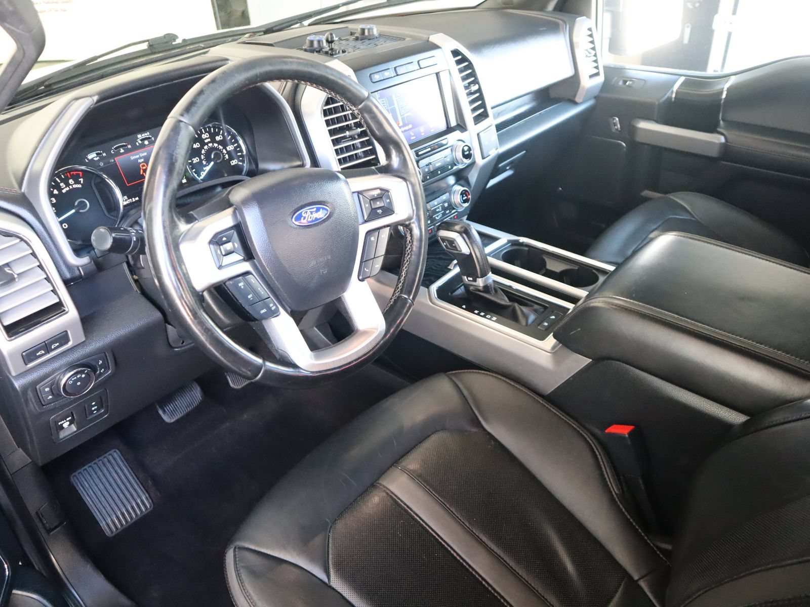 Used 2020 Ford F150 Platinum w/ Equipment Group 701A Luxury AWD/4WD image 24