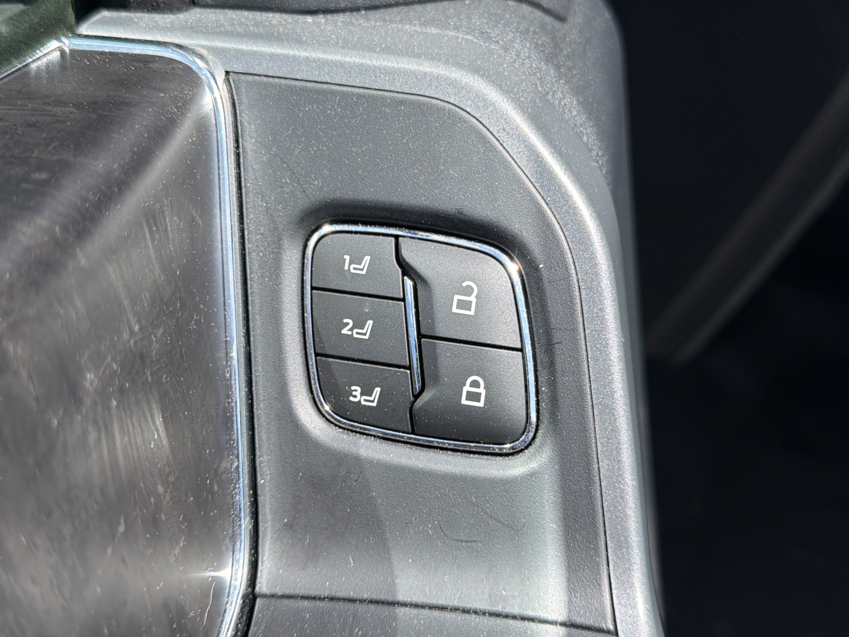 Used 2023 Ford F150 Lightning Lariat AWD/4WD image 23