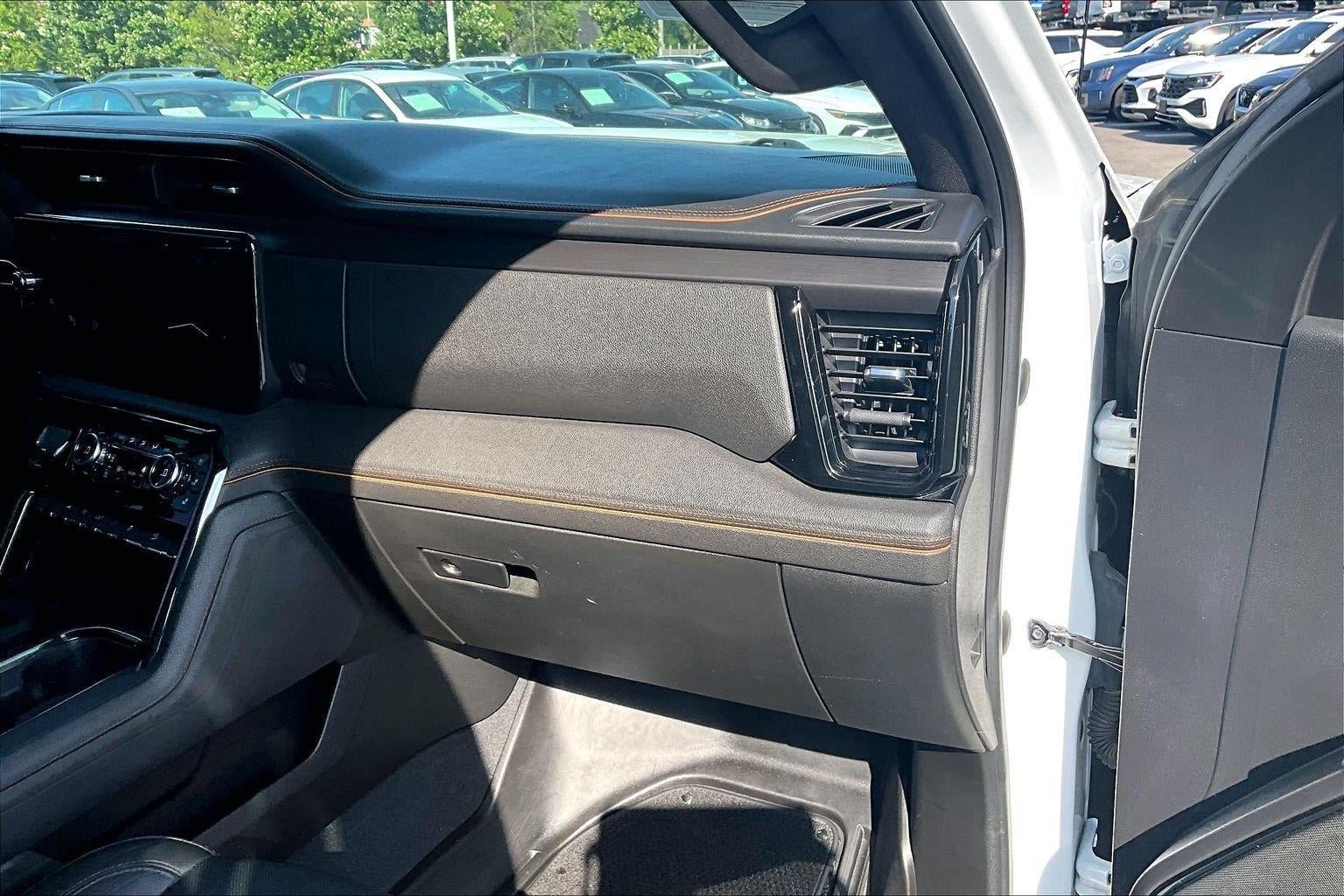 Used 2022 GMC Sierra 1500 AT4 w/ AT4 Preferred Package AWD/4WD image 12