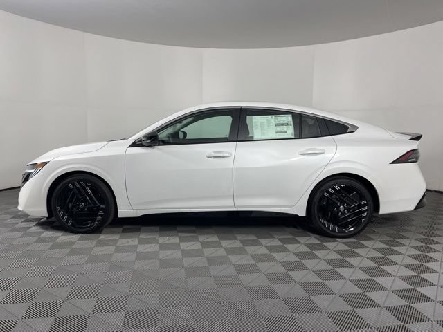 New 2026 Nissan Sentra SR w/ SR Premium Package FWD image 7