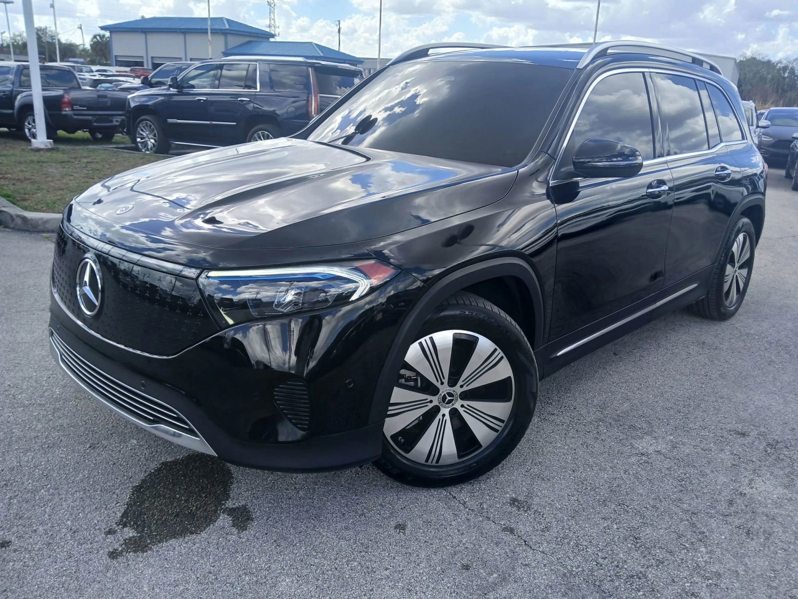 Used 2024 Mercedes-Benz EQB 300 4MATIC w/ Winter Package image 2