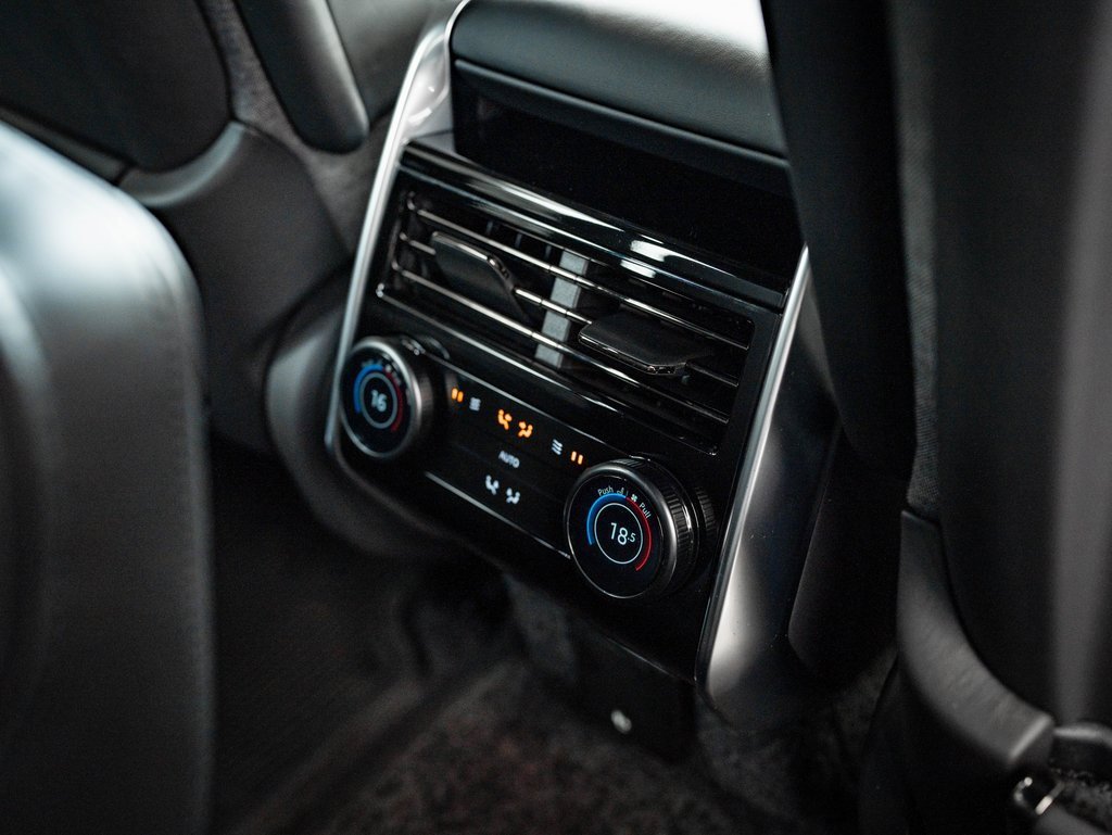 New 2026 Land Rover Range Rover SV image 36