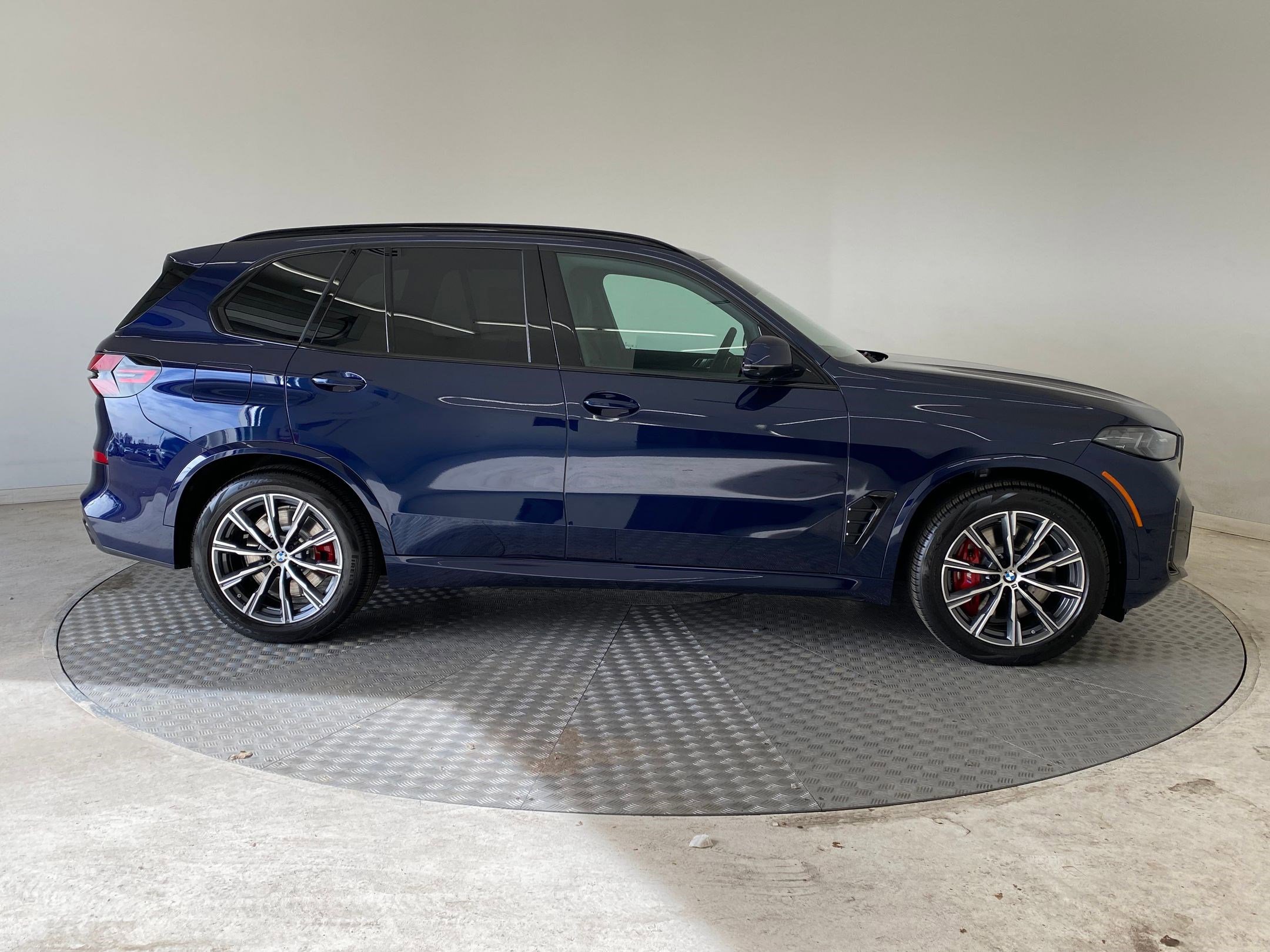 New 2026 BMW X5 xDrive50e w/ Executive Package image 8