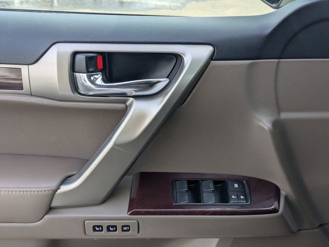 Used 2017 Lexus GX 460 Luxury w/ Sport Design Package image 12