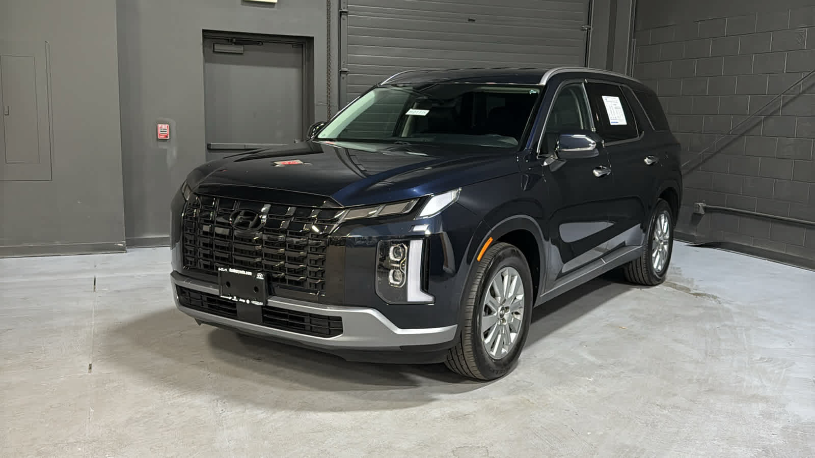 Used 2024 Hyundai Palisade SEL AWD/4WD image 3