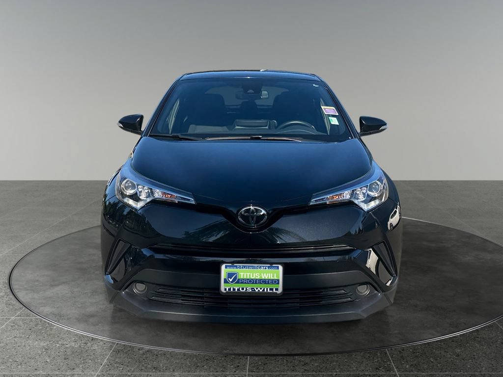 Used 2019 Toyota C-HR XLE FWD image 3