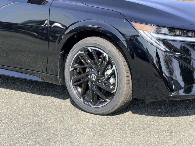 New 2027 Nissan Sentra SR w/ Floor Mat Package FWD image 7