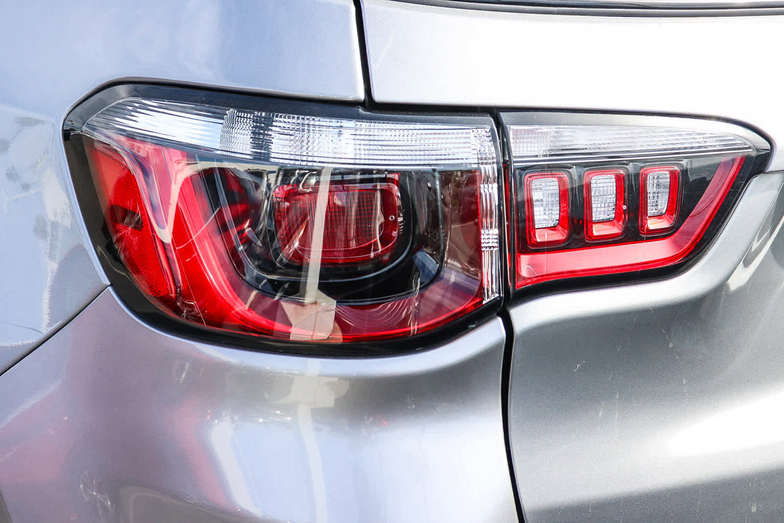 Used 2022 Jeep Compass Altitude w/ Sun and Sound Group image 6