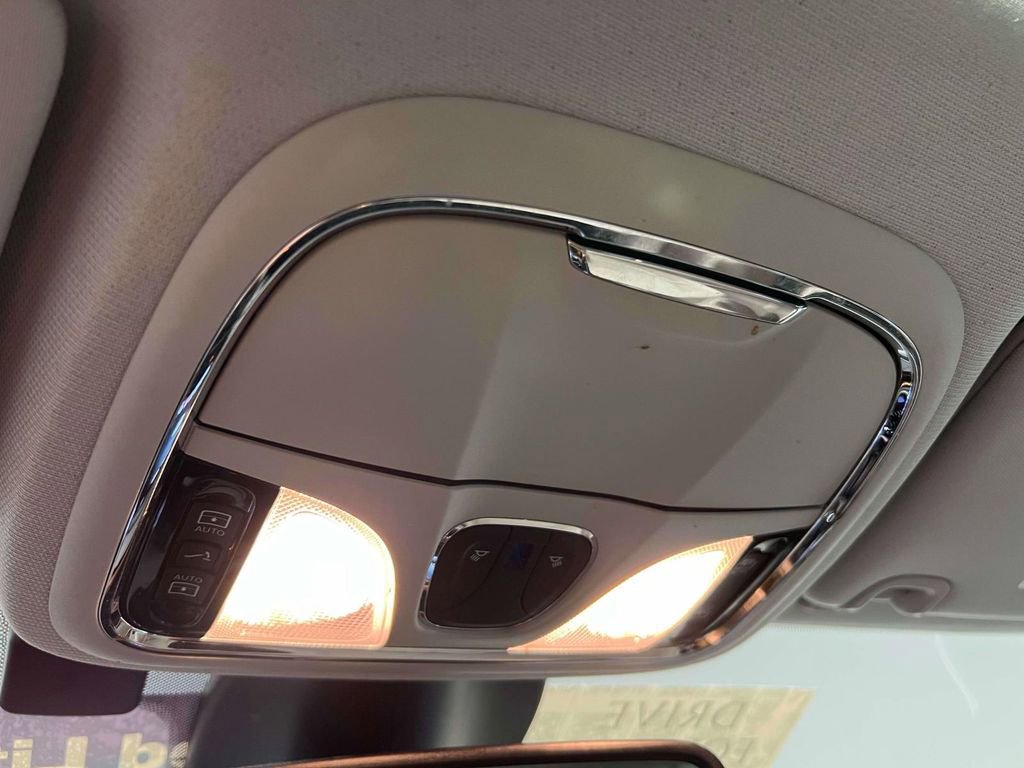 Used 2021 Jeep Cherokee Limited image 35