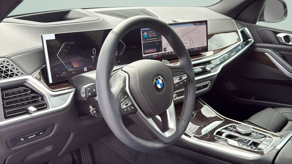Certified 2025 BMW X5 xDrive40i w/ Parking Assistance Package image 9