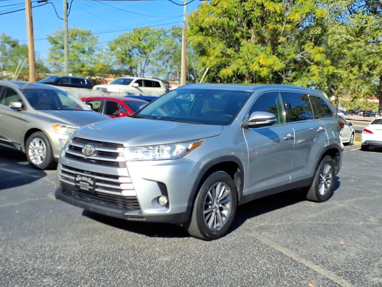 Used 2019 Toyota Highlander XLE FWD image 10