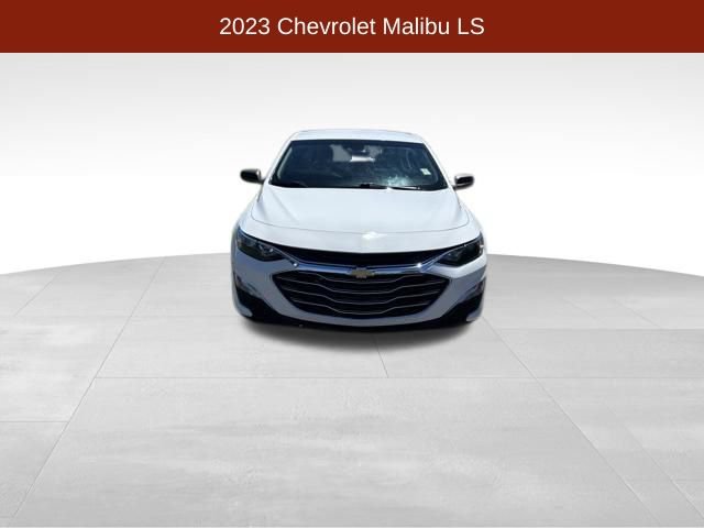 Used 2023 Chevrolet Malibu LS w/ LPO, Floor Liner Package FWD image 2