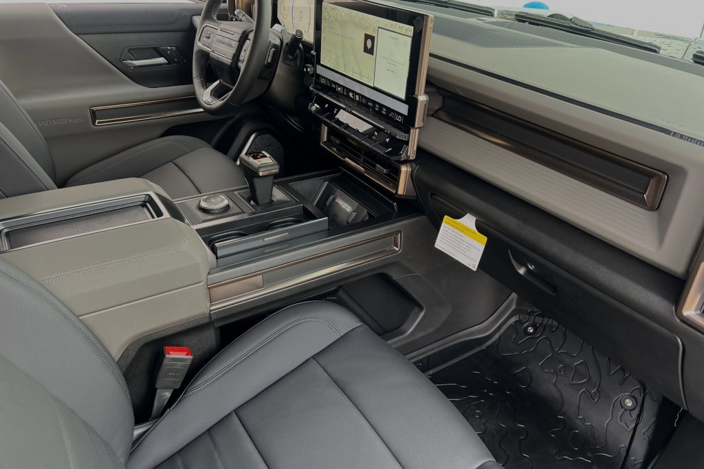 New 2025 GMC Hummer EV 2X w/ Extreme Off-Road Package image 12