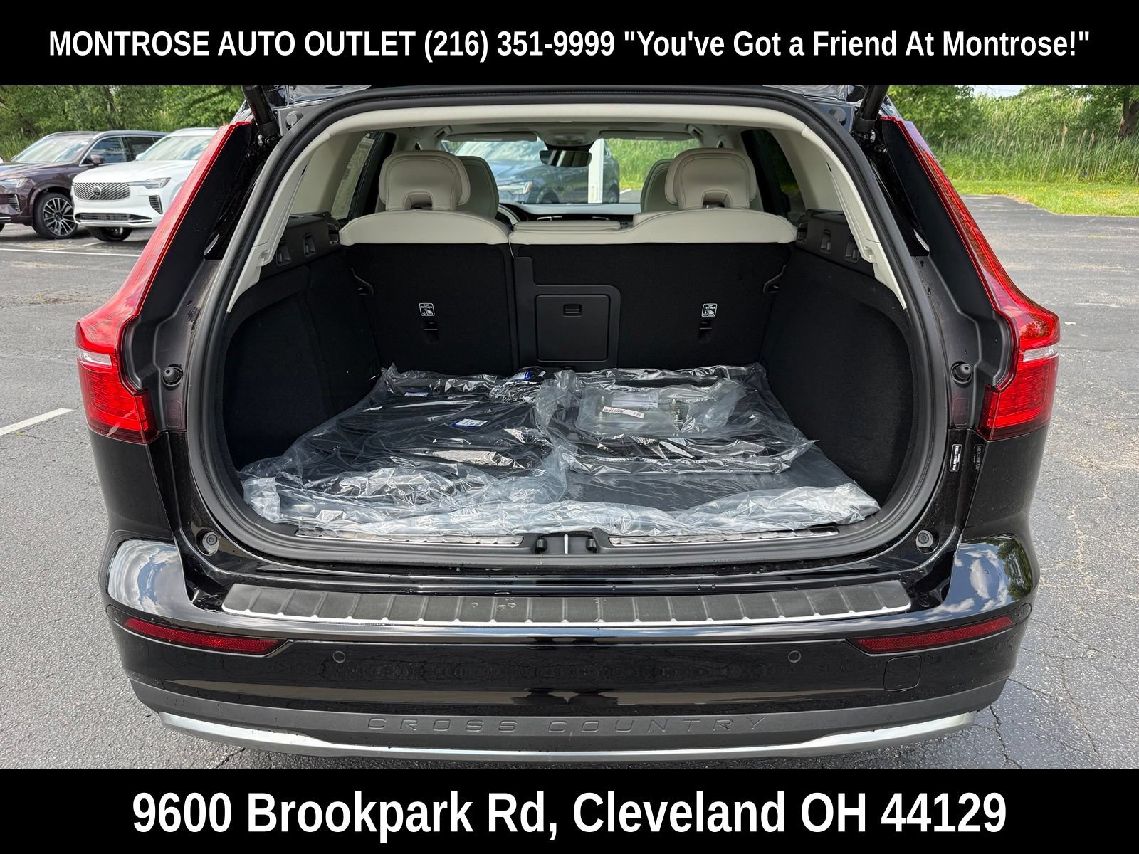 New 2026 Volvo V60 B5 Cross Country Plus w/ Protection Package Premier AWD/4WD image 43