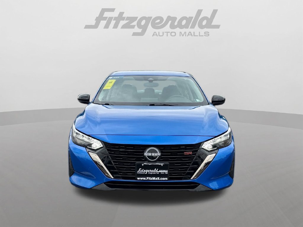 Used 2025 Nissan Sentra SR FWD image 2