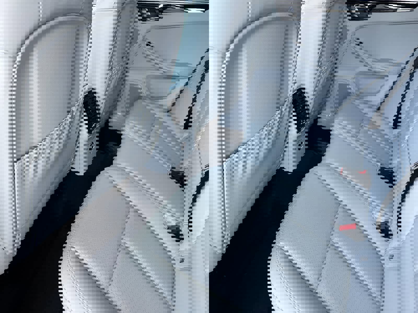 New 2026 Porsche Macan AWD/4WD image 13