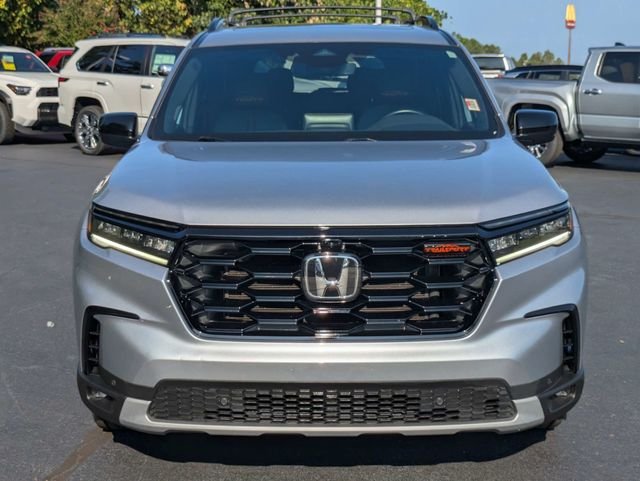 Used 2025 Honda Pilot TrailSport image 9
