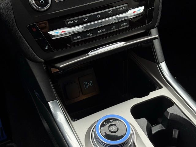 Used 2020 Ford Explorer XLT w/ Equipment Group 202A image 25