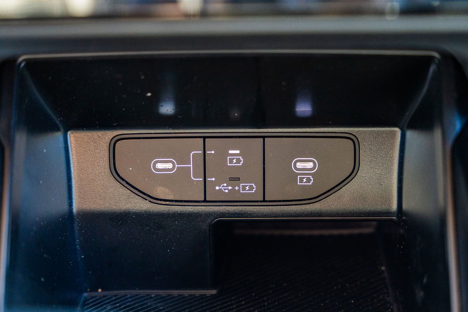 Used 2025 Kia Sorento LX image 31