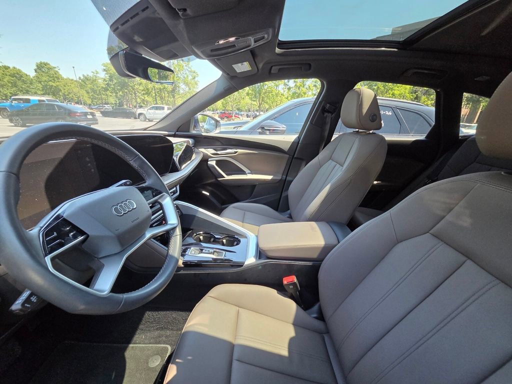 Used 2025 Audi Q5 Premium w/ Convenience Package AWD/4WD image 11
