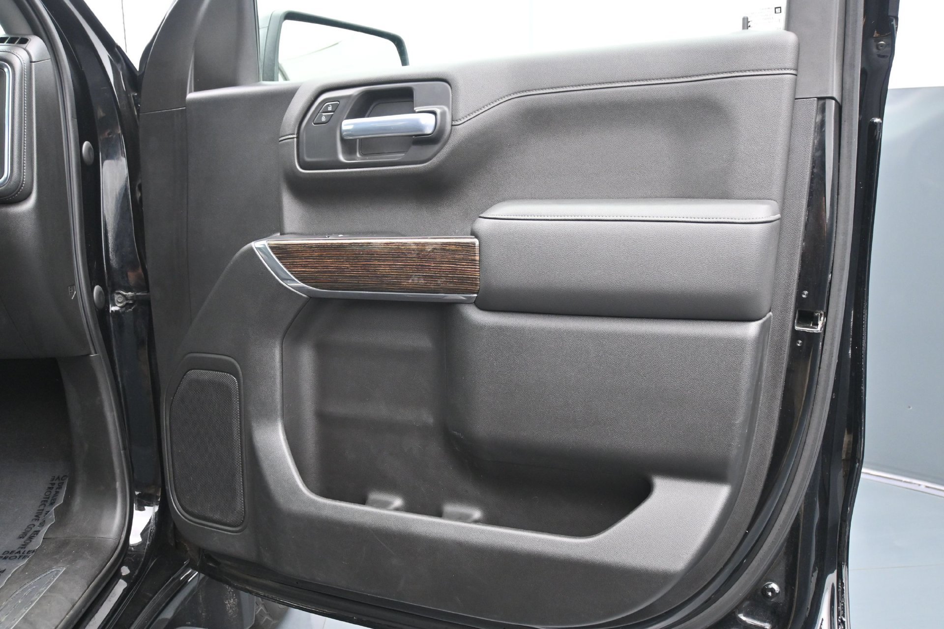 Used 2020 GMC Sierra 1500 Elevation w/ Elevation Value Package AWD/4WD image 12