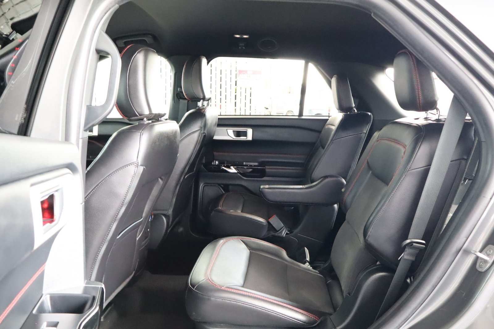 Used 2023 Ford Explorer ST-Line w/ Class IV Trailer Tow Package RWD image 34
