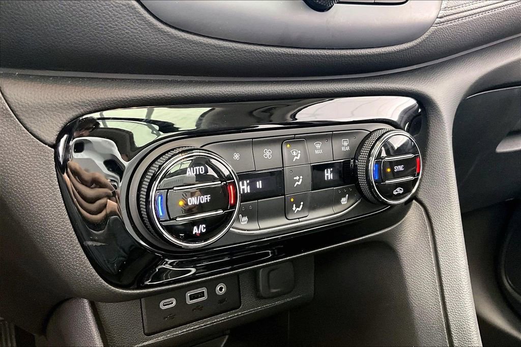 Used 2023 Buick Encore GX Essence w/ Experience Buick Package image 31