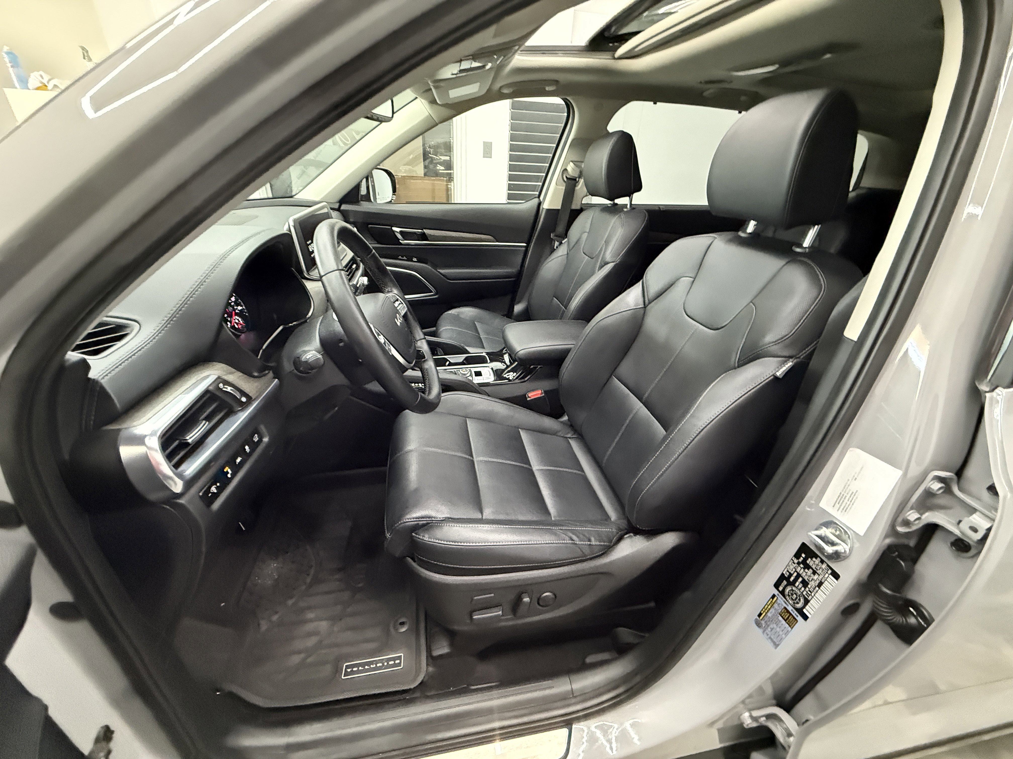 Used 2022 Kia Telluride SX image 16