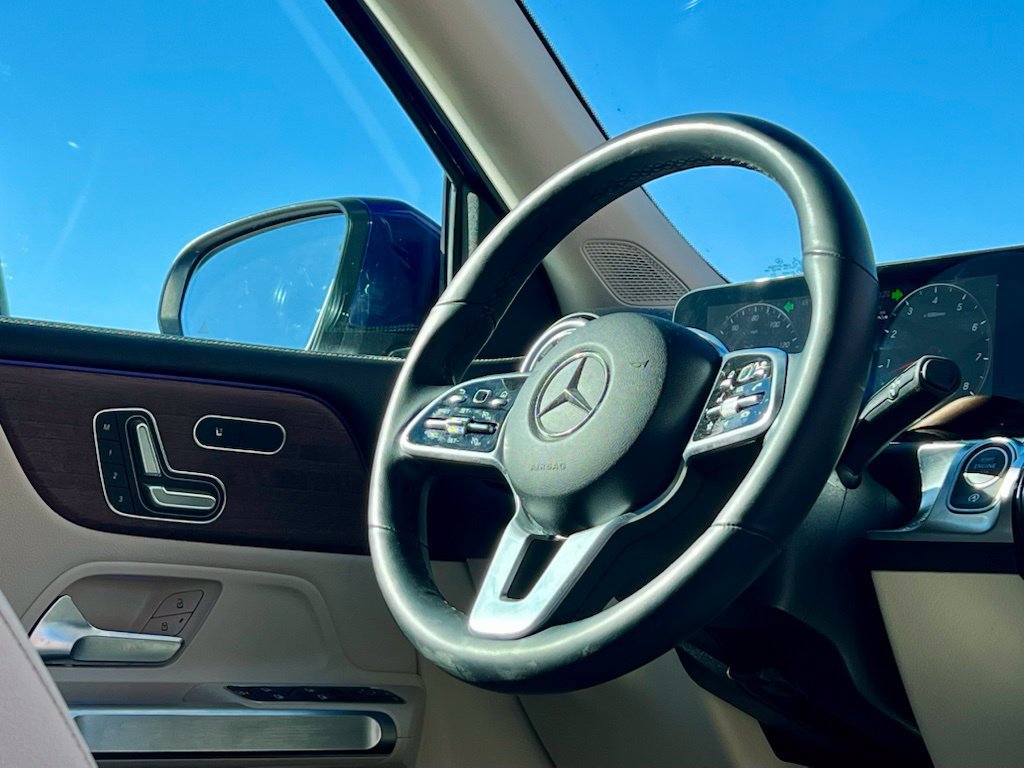 Used 2023 Mercedes-Benz GLB 250 4MATIC image 9