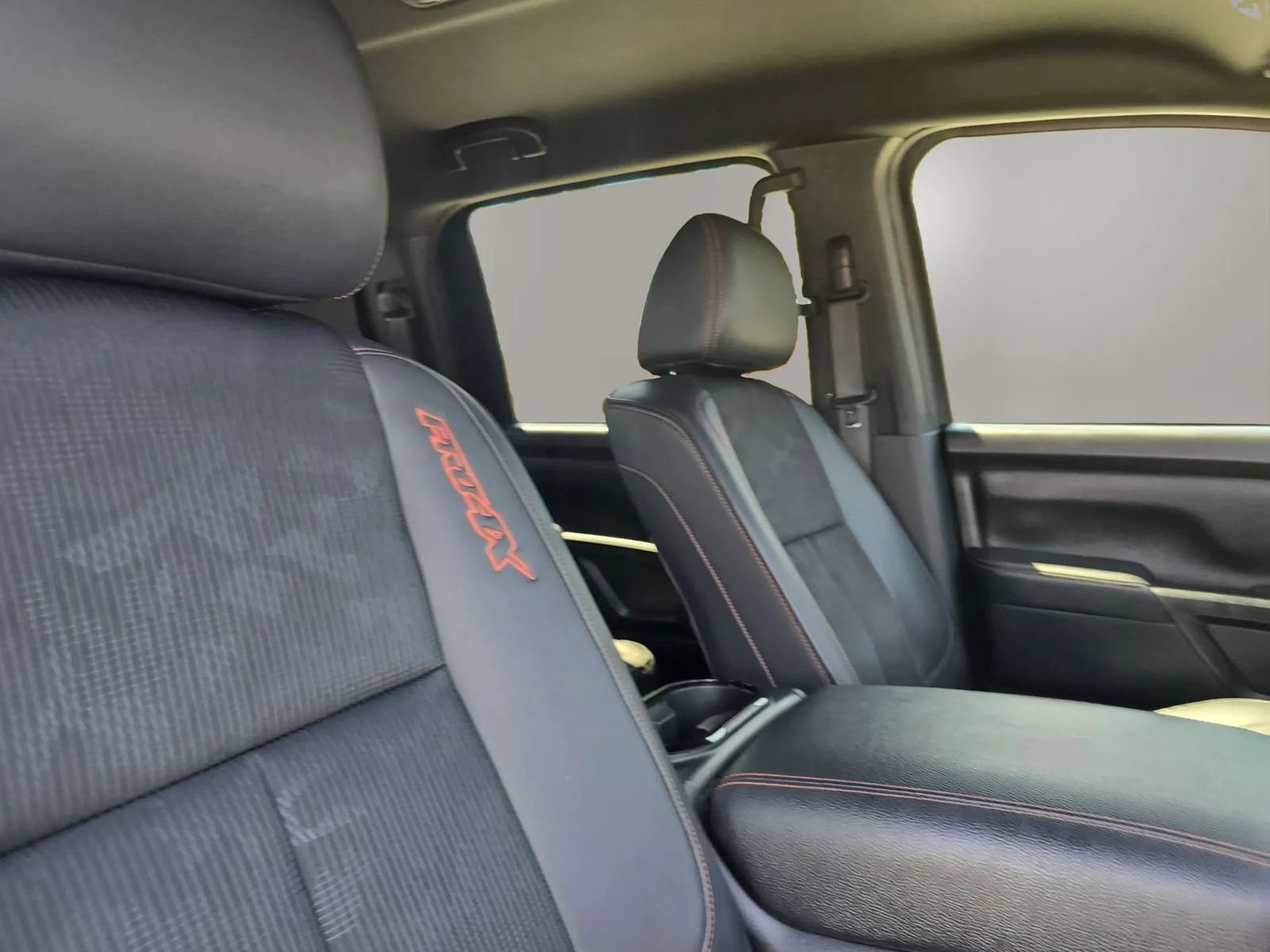 Used 2020 Nissan Titan PRO-4X AWD/4WD image 21