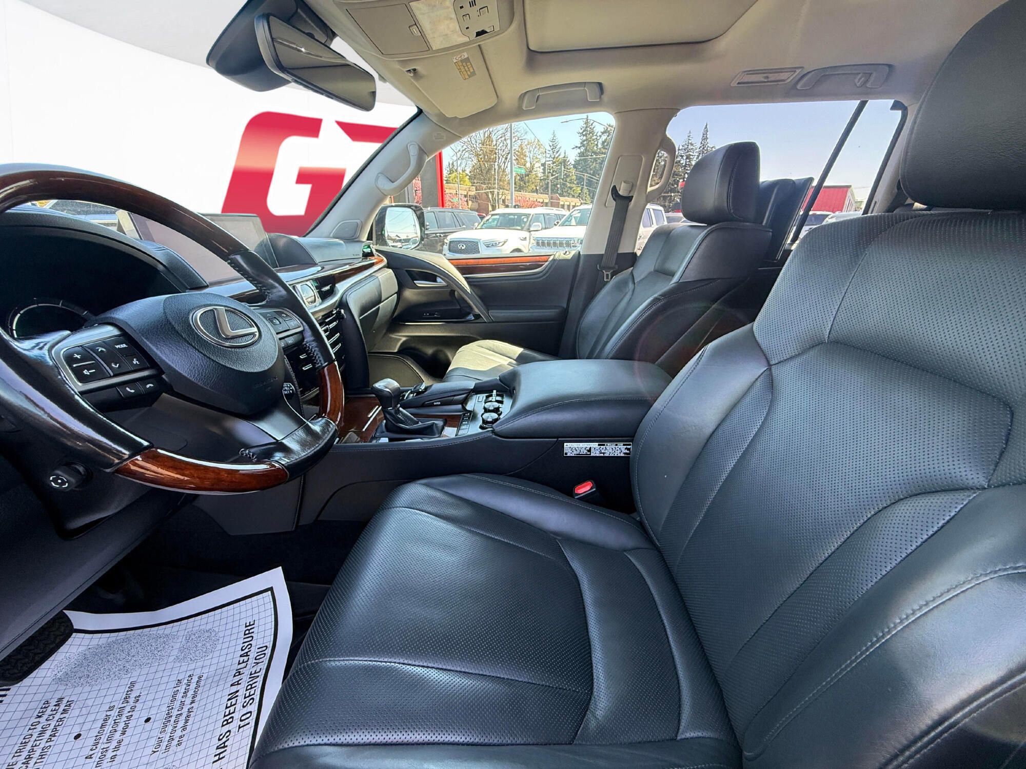 Used 2017 Lexus LX 570 4WD w/ Luxury Package image 5