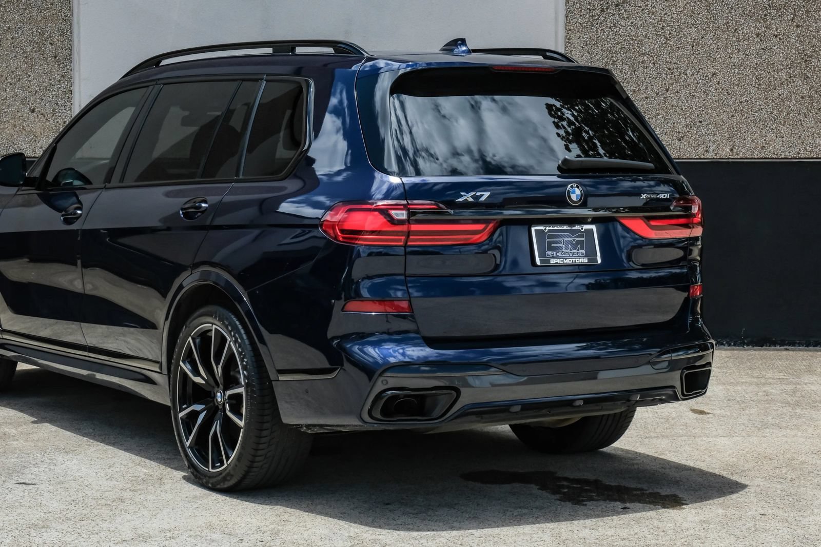 Used 2021 BMW X7 xDrive40i w/ M Sport Package AWD/4WD image 14