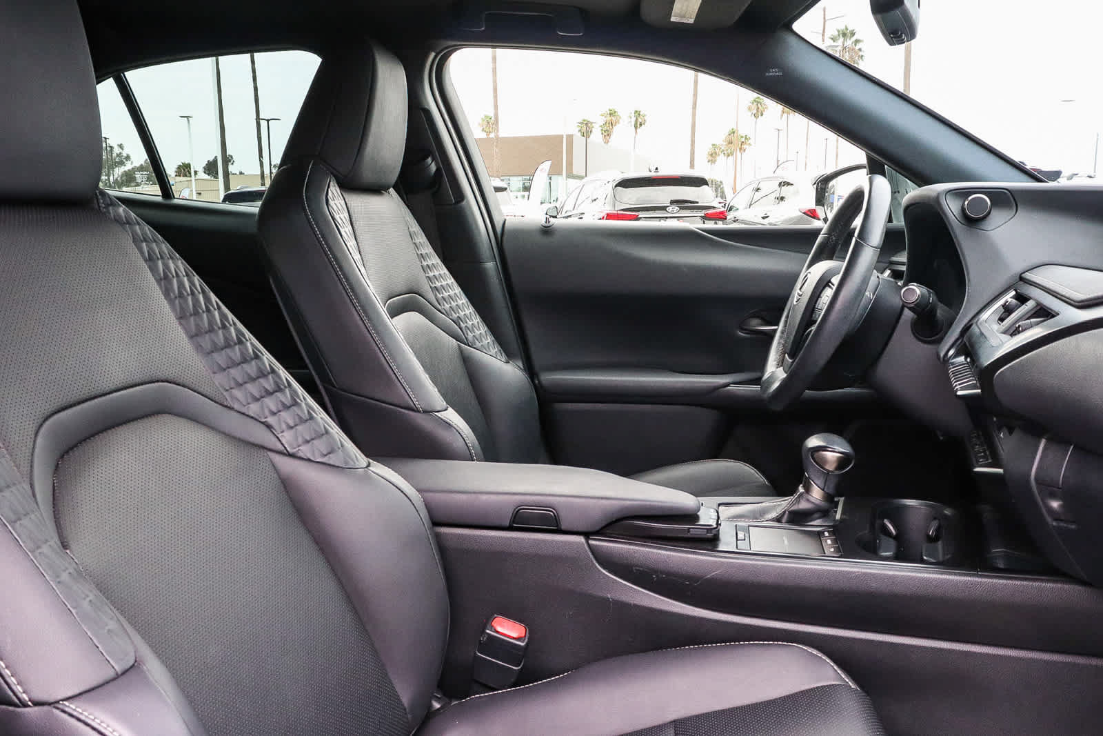 Used 2020 Lexus UX 250h w/ Premium Package AWD/4WD image 29