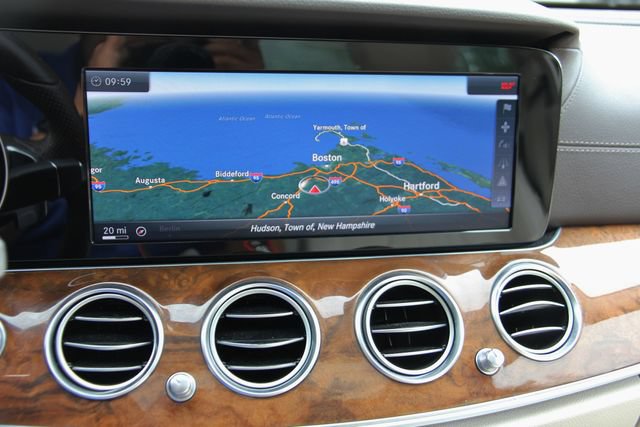Used 2017 Mercedes-Benz E 300 4MATIC image 28