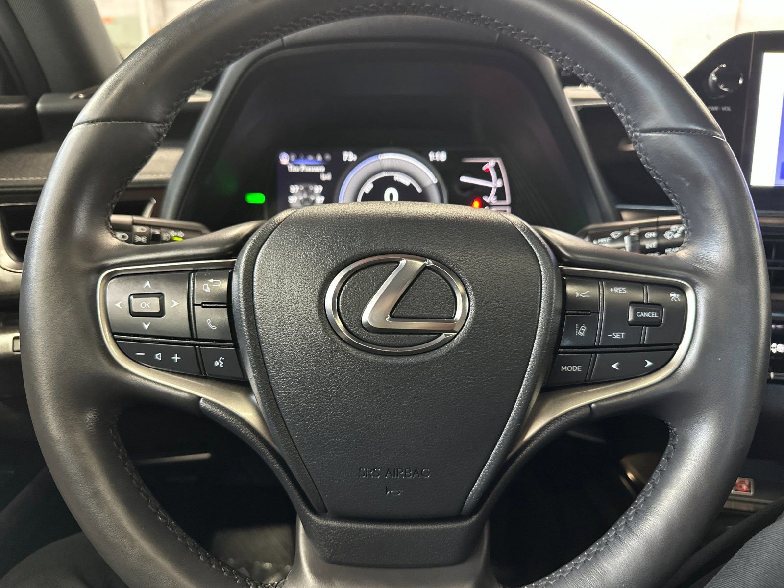 Used 2023 Lexus UX 250h F Sport w/ Accessory Package (Z2) image 27