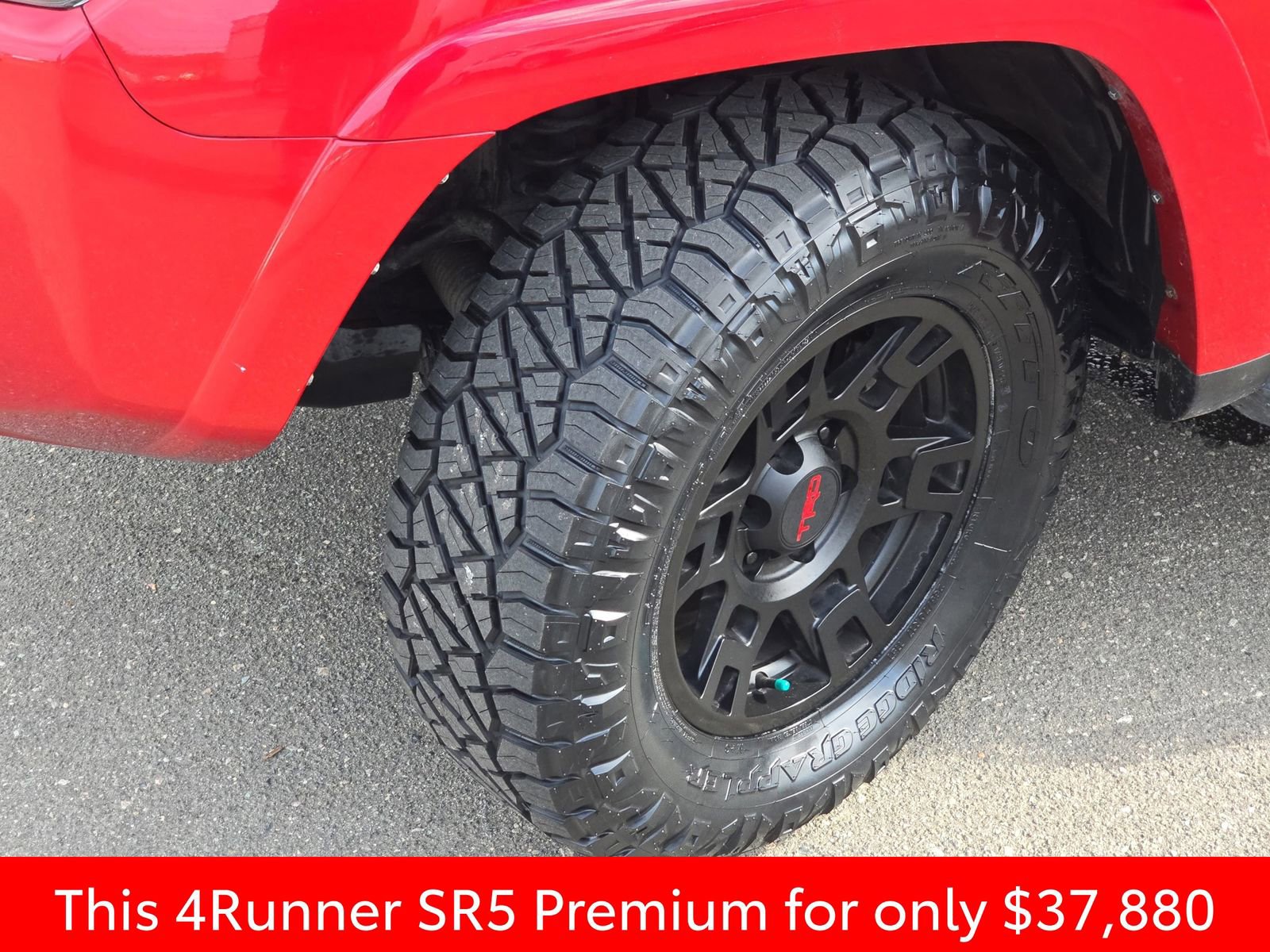 Used 2022 Toyota 4Runner SR5 Premium w/ Moonroof Package AWD/4WD image 39