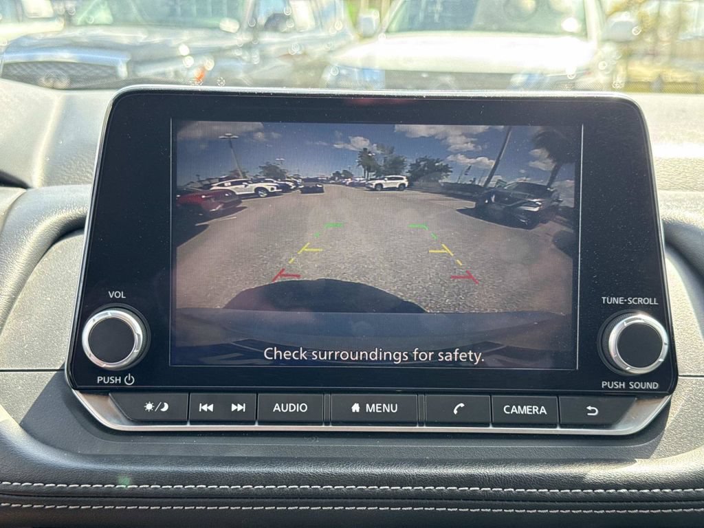 Certified 2024 Nissan Rogue SV FWD image 25