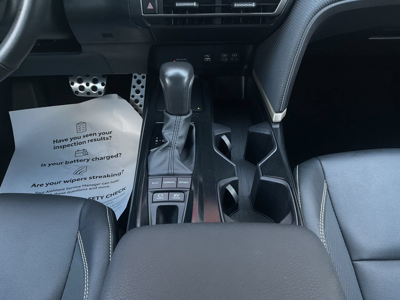 Used 2025 Toyota Camry SE FWD image 12