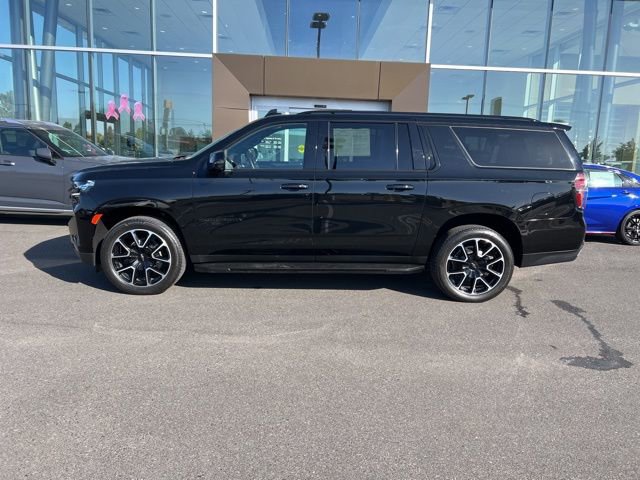 Used 2024 Chevrolet Suburban RST w/ Luxury Package image 3