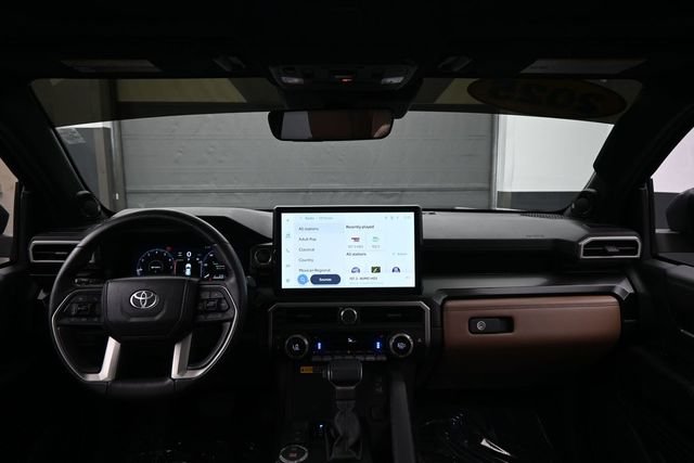 Used 2025 Toyota 4Runner Limited AWD/4WD image 21