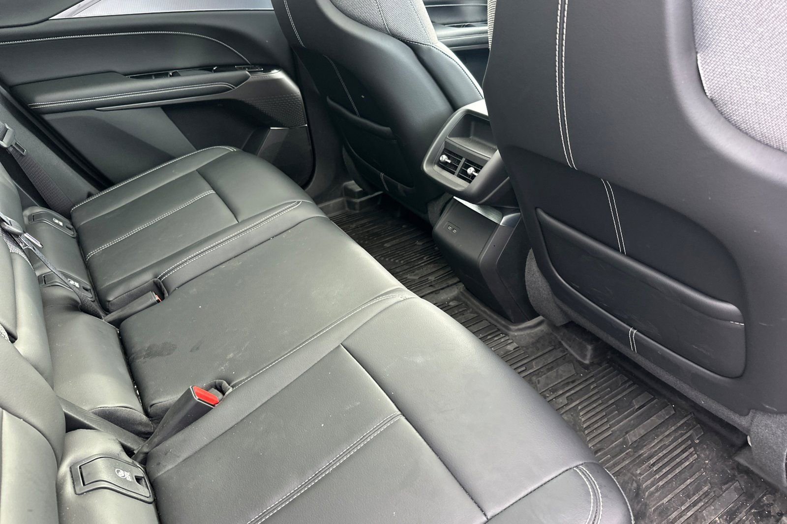 Certified 2024 Cadillac Lyriq Tech w/ Driver Assist Package image 18