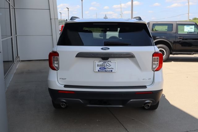 Used 2023 Ford Explorer XLT w/ Equipment Group 202A AWD/4WD image 4
