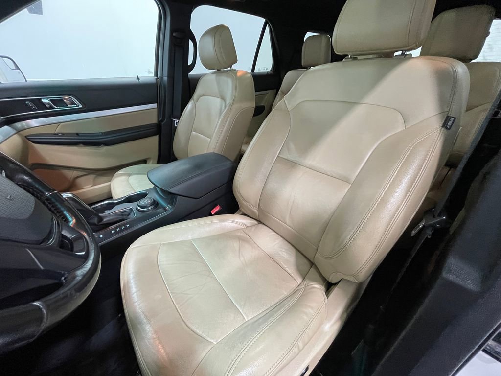 Used 2016 Ford Explorer XLT w/ Equipment Group 202A image 15