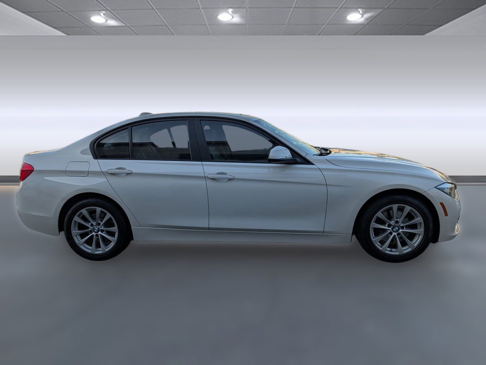 Used 2016 BMW 320i Sedan image 8