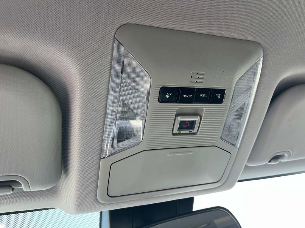 Used 2021 Toyota RAV4 LE image 28